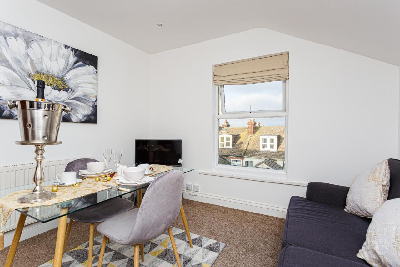 Luxury Granada Apartments - 1 & 2 Bed Flats W Free Parking Perfect For Contractors, Students Near The Beach Portsmouth Exteriör bild