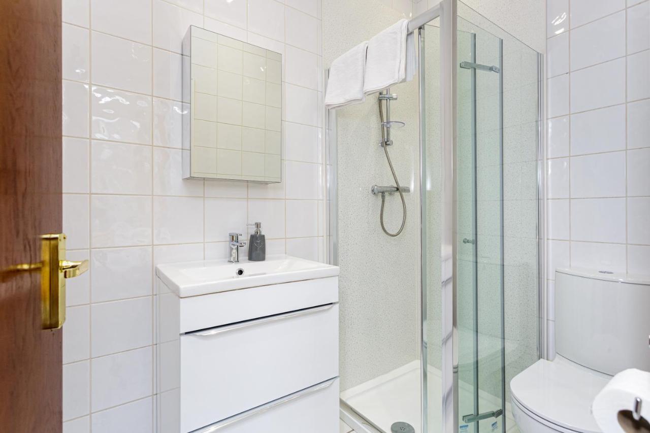 Luxury Granada Apartments - 1 & 2 Bed Flats W Free Parking Perfect For Contractors, Students Near The Beach Portsmouth Rum bild